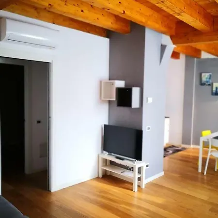 Zen 2 Apartment